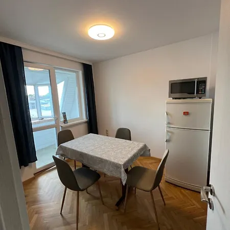 Apartment 2 Bedrooms, 2 Wc, Free Parking, Center Location, Sunny Bijou Flat Varna