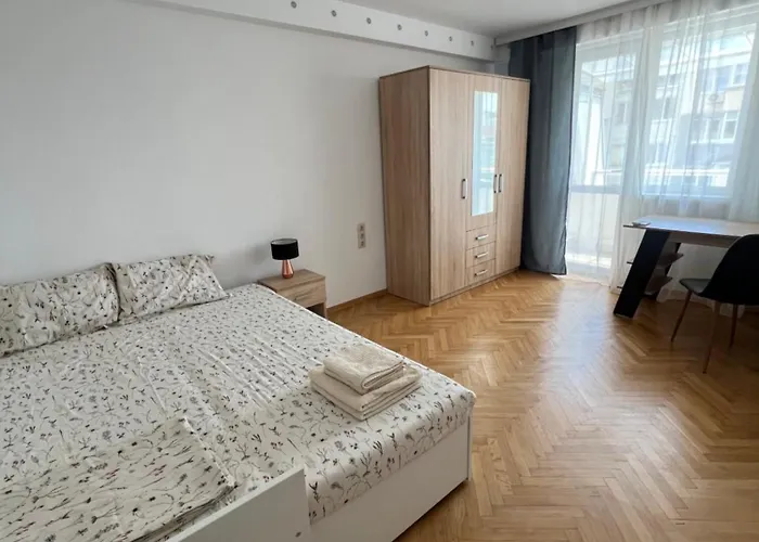 2 Bedrooms, 2 Wc, Free Parking, Center Location, Sunny Bijou Flat Апартаменты